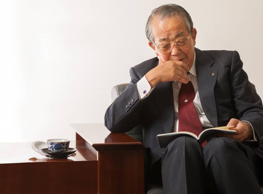 ''Thần kinh doanh'' Nhật Bản Kazuo Inamori: Có 3 điều người thất bại cực kỳ thích làm, muốn thành công phải sớm nhận ra để buông bỏ- Ảnh 1.